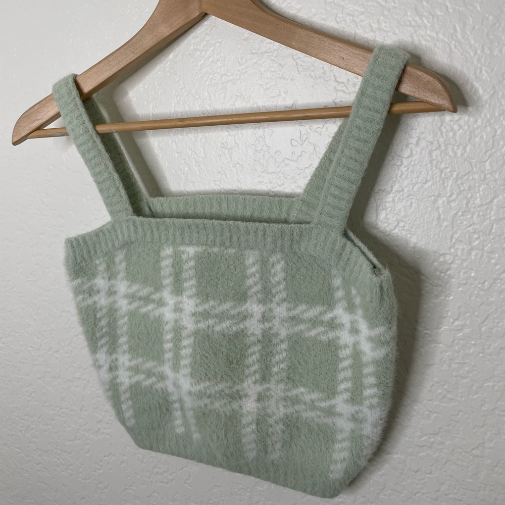 Super soft cropped green tank